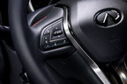 ＜INFINITI Q50＞(日本名：「日産 スカイライン」／2018年モデル)
