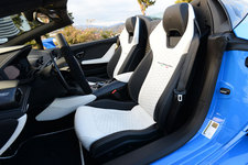 ＜Lamborghini HURACAN SPYDER(ランボルギーニ ウラカン スパイダー)＞試乗レポート／今井優杏