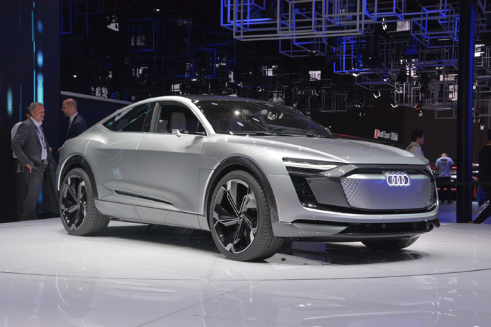 中国で大人気！アウディが魅せる“電気自動車×クーペスタイルSUV”の世界