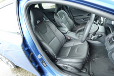 ボルボV40 D4 R-Design ポールスター試乗レポート／山本シンヤ