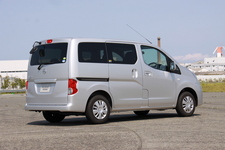 日産NV200 バネットバン リア