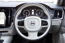 ボルボ V90 Cross Country T5 AWD Summum(V90 クロスカントリー T5 AWD サマム) 試乗レポート／山田弘樹