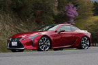 話題沸騰の高級クーペ「レクサス LC500/LC500h」を日本の公道で試す!