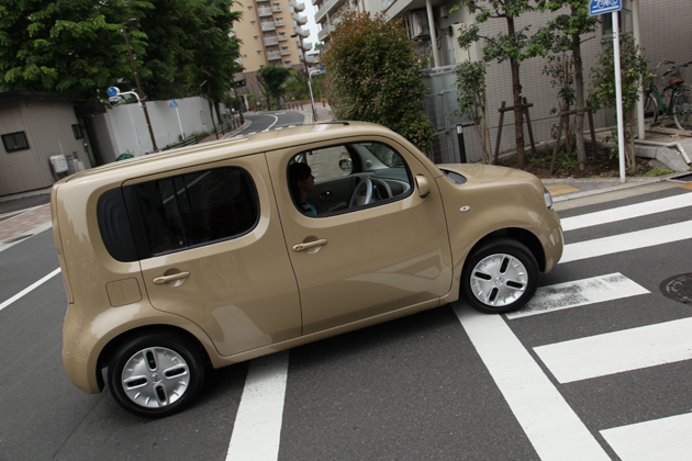 女子的視点でクルマナビ／日産 キューブ