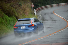 ボルボV90 T6 AWD R-DESIGN 試乗レポート／今井優杏