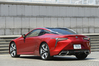 レクサス LC500 “S package”（外装色：ラディアントレッドコントラストレイヤリング／内装色：オーカー）