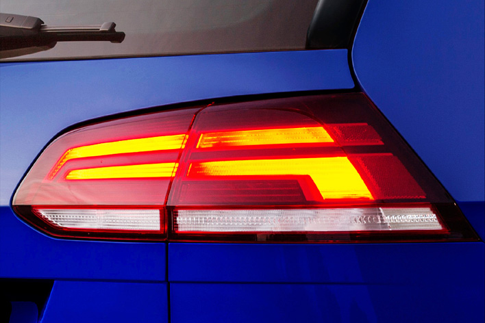 フォルクスワーゲン 新型ゴルフRヴァリアント