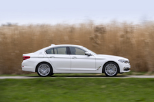 BMW 530e iPerformance海外試乗レポート／五味康隆