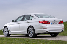 BMW 530e iPerformance海外試乗レポート／五味康隆