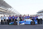 佐藤琢磨選手とHPDスタッフ／インディ500（2017年）