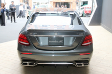 新型 メルセデス-AMG E63 S 4（ボディカラー：セレナイトグレー）
