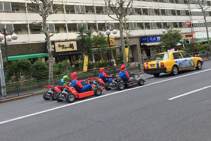 マリオが一般道にいっぱい 外国人に大人気のマリカー 公道カート が規制されないワケ コラム Mota マリオが一般道にいっぱい 外国人に大人気のマリカー 公道カート が規制されないワケ コラム Mota