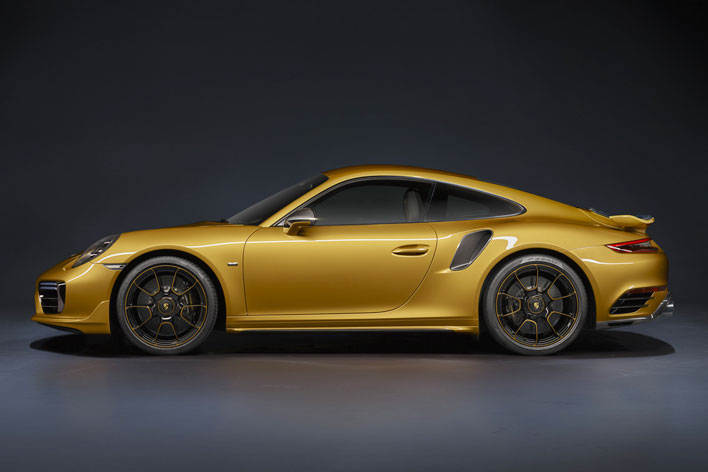 600馬力超！最高速330キロ！ポルシェ新型911ターボS エクスクルーシブ