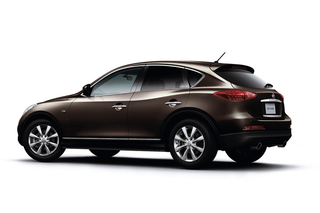 日産 スカイラインクロスオーバー 価格＆ボディカラー(画像ギャラリー