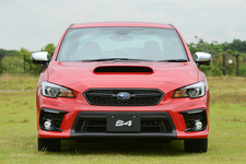 スバル WRX S4（2017年 プロトモデル）