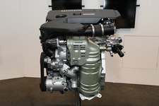 2リッターターボエンジン