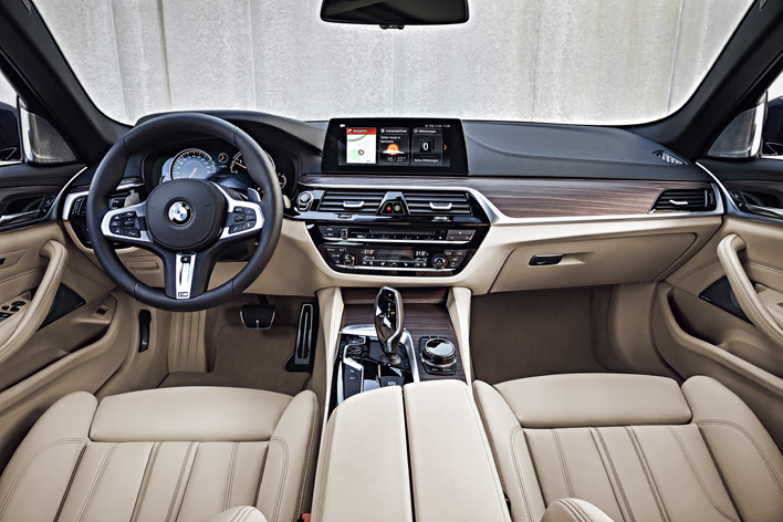 BMW 新型5シリーズツーリング