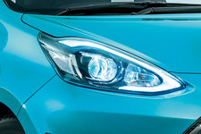 トヨタ 新型アクア