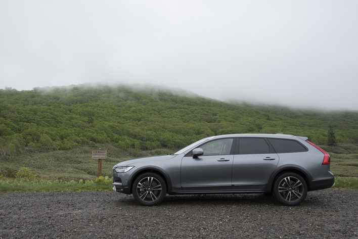 VOLVO V90 Cross Country T5 AWD 北海道→東京 長距離試乗レポート／山本シンヤ