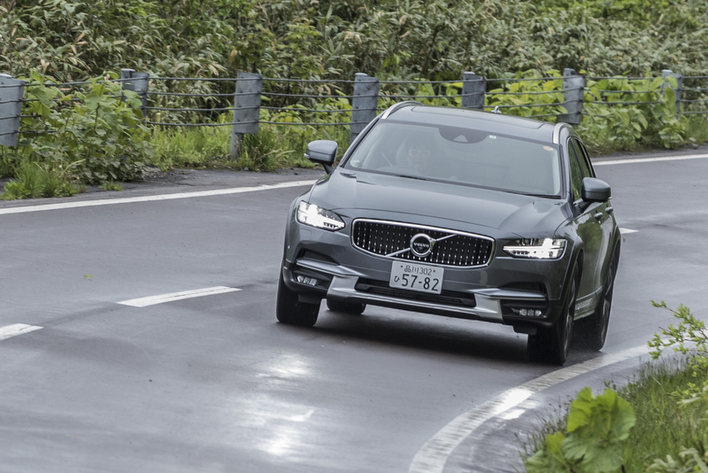 VOLVO V90 Cross Country T5 AWD 北海道→東京 長距離試乗レポート／山本シンヤ