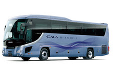 いすゞ、大型観光バス「ガーラ」を改良…歩行者などの衝突回避支援機能を追加