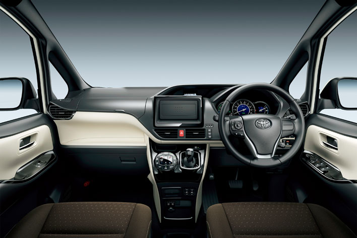 顔面アルヴェル化 トヨタ ヴォクシー ノア エスクァイアをマイナーチェンジ 画像ギャラリー No 41 業界先取り 業界ニュース 自動車ニュース21国産車から輸入車まで Mota