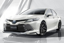 トヨタ新型カムリ　日本仕様　カスタムモデル　TRD