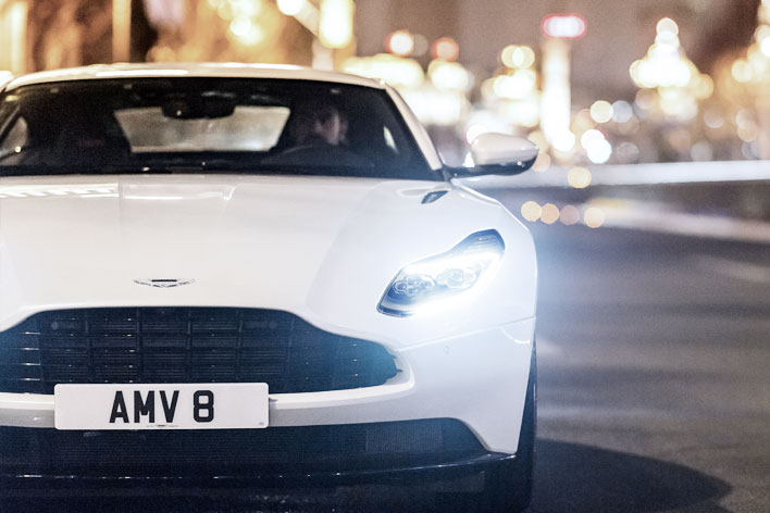 アストンマーティン 新型db11にv8エンジン搭載モデルを追加 価格は約2235万円 業界先取り 業界ニュース 自動車ニュース23国産車から輸入車 まで Mota アストンマーティン 新型db11にv8エンジン搭載モデルを追加 価格は約2235万円 業界先取り 業界ニュース 自動車ニュース23国産車から輸入車 まで Mota