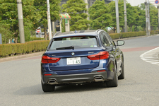 BMW 540i xDriveツーリング Mスポーツ／岡本幸一郎