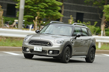 MINI クロスオーバー PHEV 試乗レポート／岡本幸一郎