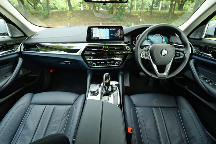 BMW 530e iPerformance Luxury 試乗レポート／内田俊一