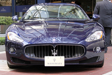 マセラティ グラントゥーリズモS オートマチック フロント正面