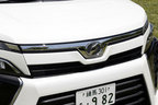 トヨタ 新型ヴォクシー：歩行者障害軽減ボディ