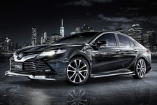 トヨタ新型カムリ（TRD）