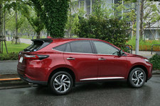 トヨタハリアー2リッターターボ4WD