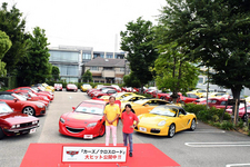 元F１レーサーの片山右京さんと、自動車評論家・国沢光宏さんが登場したスペシャルトークショーも実施