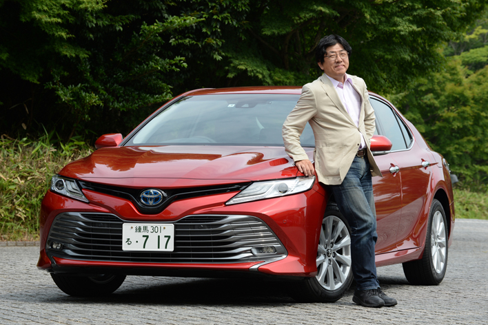 トヨタ 新型カムリと自動車ライターの渡辺陽一郎氏