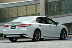 トヨタ 新型カムリ（TRDパーツ装着）