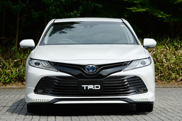 トヨタ新型カムリ（TRD）