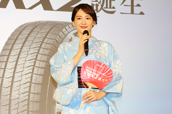 綾瀬はるかが夏らしい浴衣で新スタッドレスをPR