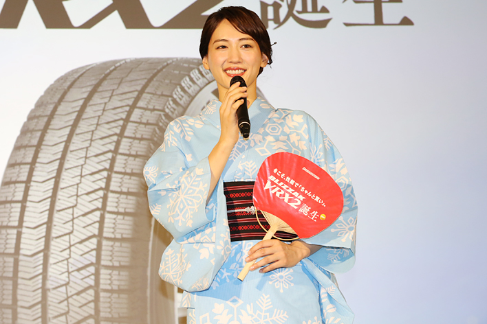 綾瀬はるかが夏らしい浴衣で新スタッドレスをPR！ ～ブリヂストン