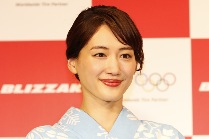 綾瀬はるかが夏らしい浴衣で新スタッドレスをPR