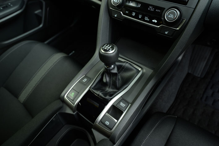 ホンダ 新型シビックハッチバック(6MT)