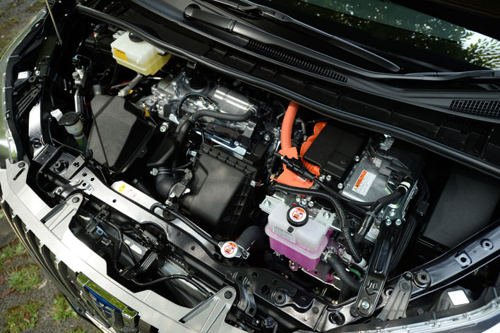 エスクァイア　エンジン トヨタ 新型 エスクァイアハイブリッド 試乗レポート｜マイチェンで