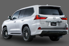 レクサスLX　TRDカスタムパーツ装着車（リア）