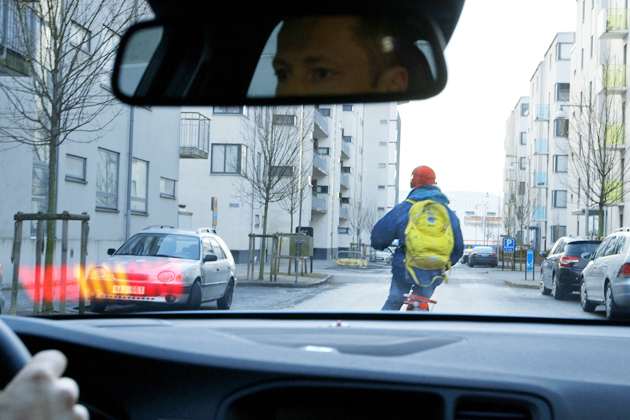 左折時に左寄せは義務なのに 幅寄せしやがって ネット上で自転車vsクルマが対立 コラム Mota