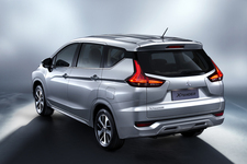 三菱エクスパンダ―