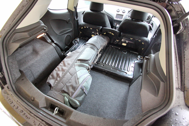 アルファロメオ ミト ラゲッジ