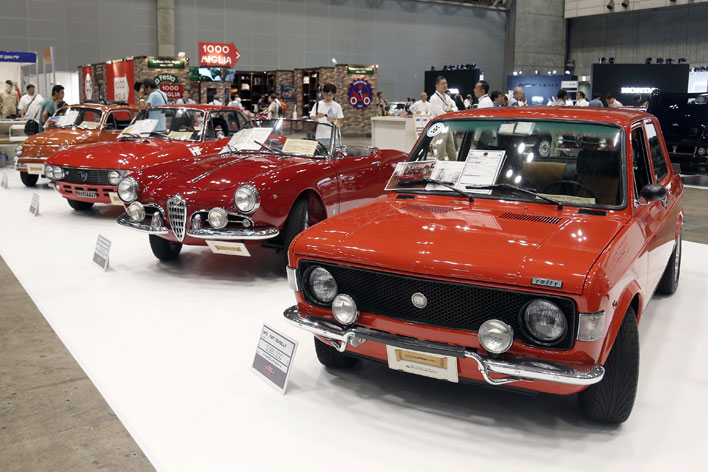 手前は希少なフィアット 128ラリー<ワールドヴィンテージカーズ/オートモビルカウンシル 2017>