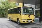 施設内を巡るバスもファナック社のテーマカラーである黄色に塗られている＜FANUC(ファナック株式会社)　本社(山梨県忍野村)＞